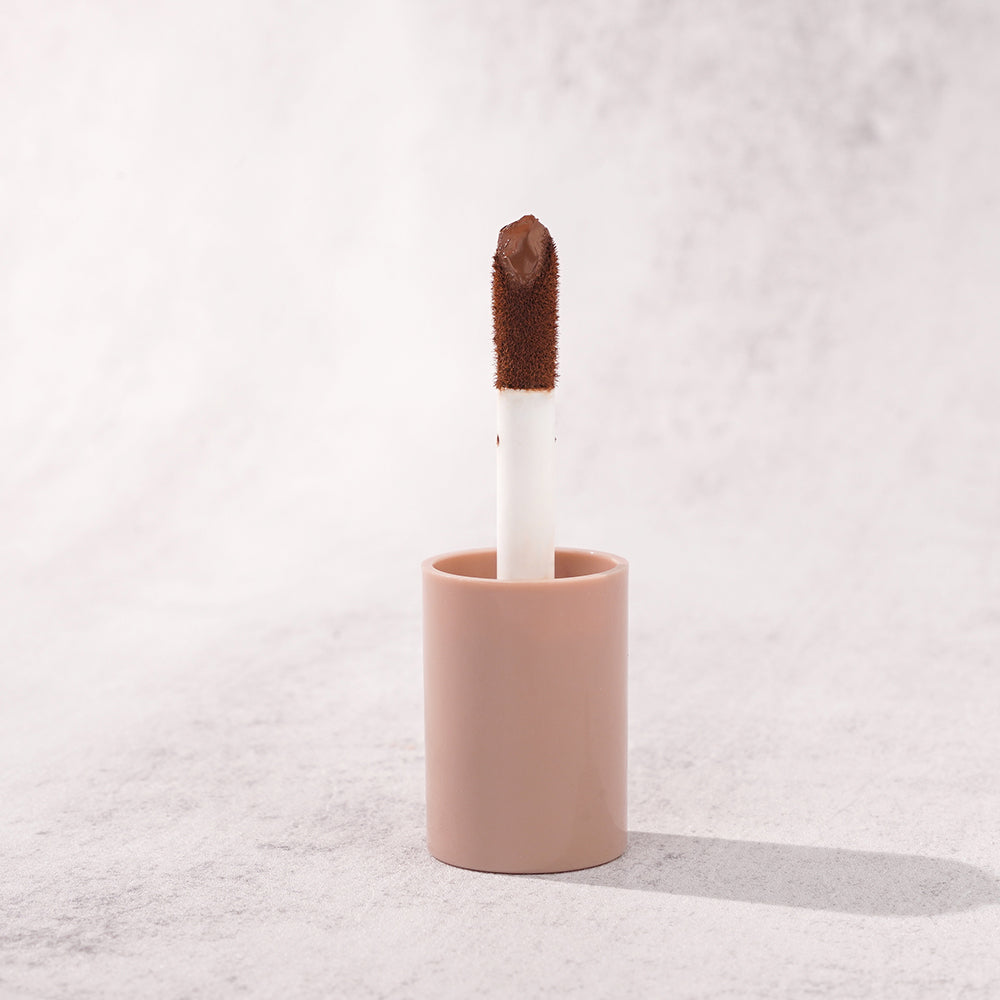 CONCEALER cruelty-free makeup good liquid full coverage small brown cap round tube